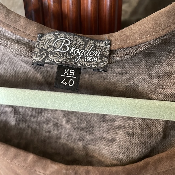 Brogden - Picture 2 of 7